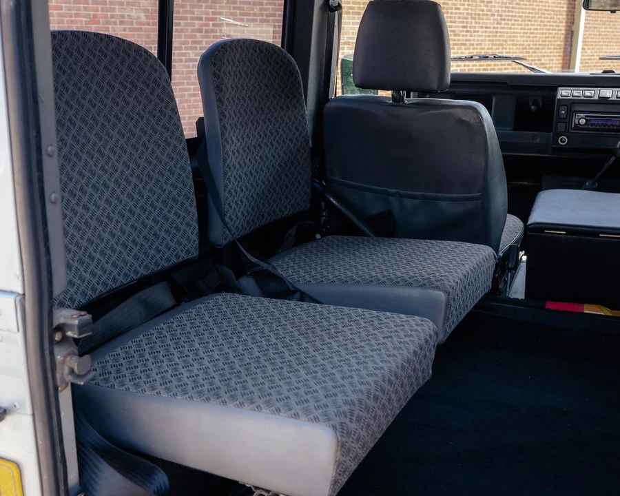 2004 Land Rover Defender 90 - Image 18 of 30
