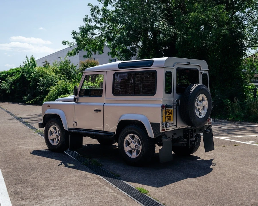 2004 Land Rover Defender 90 - Image 5 of 30