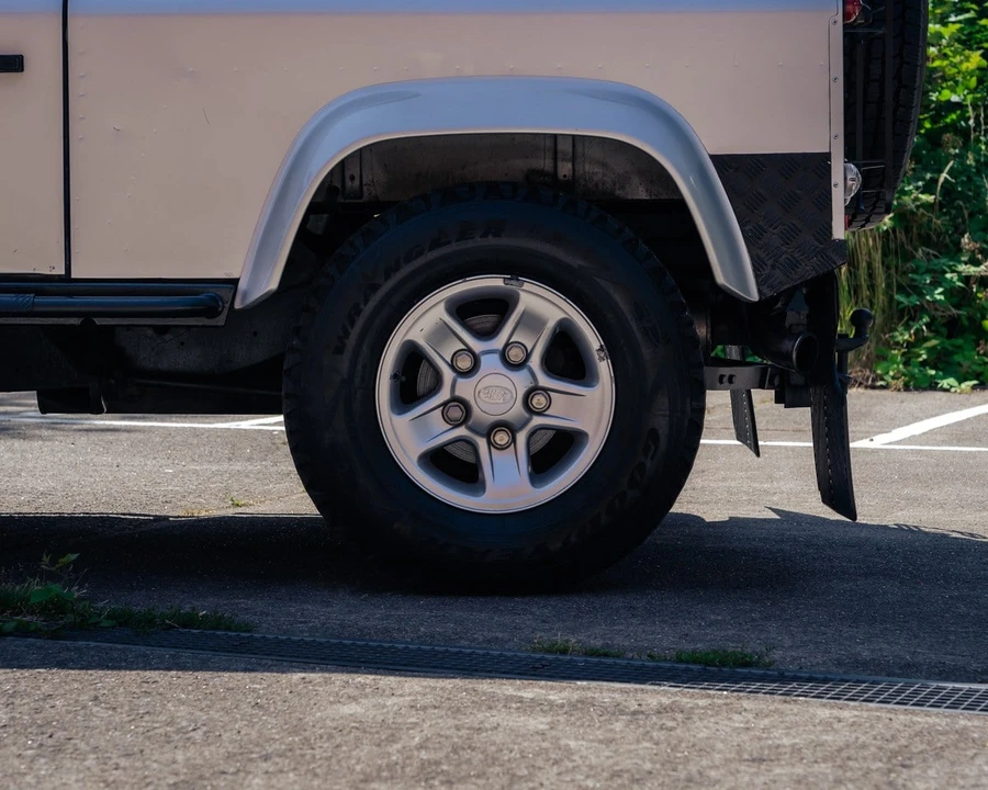 2004 Land Rover Defender 90 - Image 12 of 30