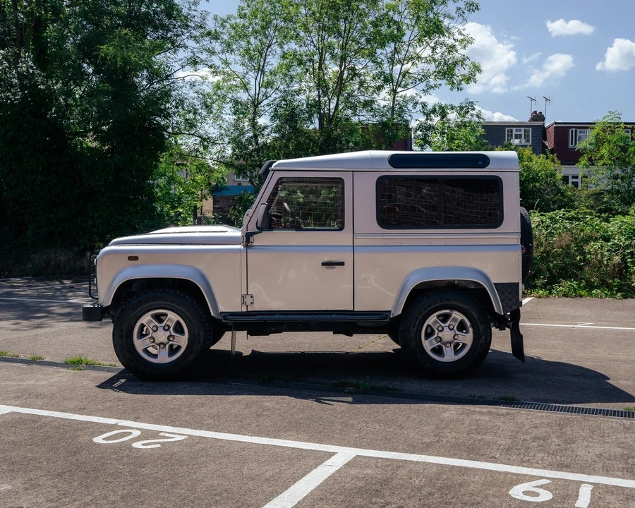 2004 Land Rover Defender 90 - Image 4 of 30