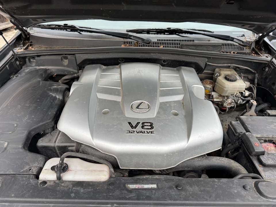 2004 Lexus GX 1st Gen - Image 15 of 20