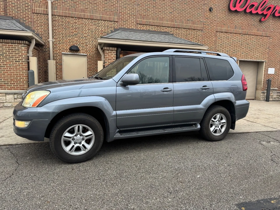 2004 Lexus GX 1st Gen - Image 4 of 20
