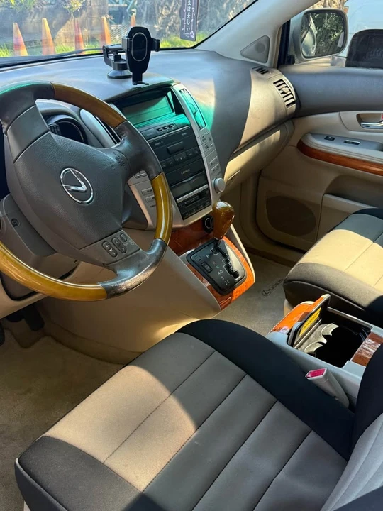2004 Lexus RX 2nd Gen - Image 4 of 8