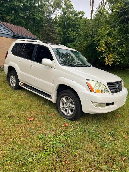 2004 Lexus GX 1st Gen - Image 6 of 10