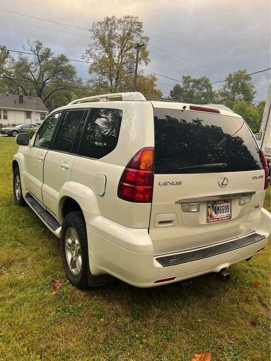 2004 Lexus GX 1st Gen - Image 4 of 10