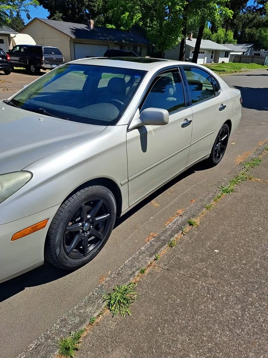 2004 Lexus ES 4th Gen - Image 2 of 7