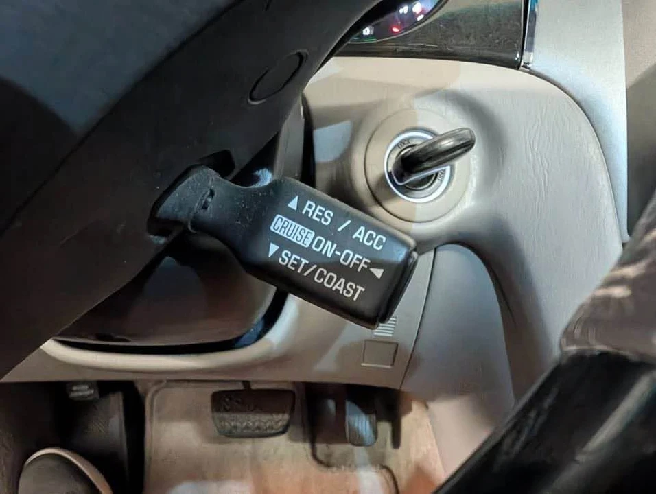 2004 Lexus ES 4th Gen - Image 9 of 20