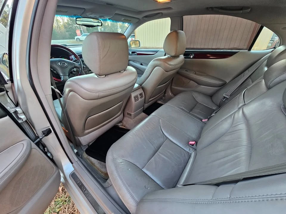 2004 Lexus ES 4th Gen - Image 11 of 17