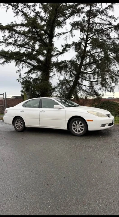 2004 Lexus ES - Image 3 of 4