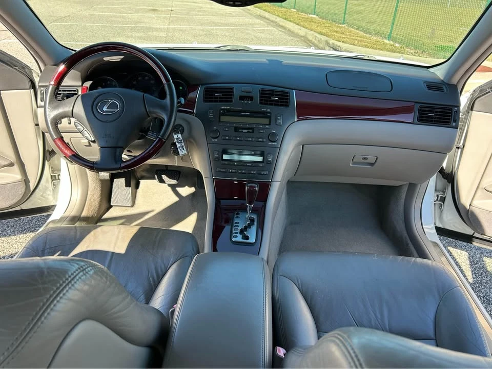 2004 Lexus ES 4th Gen - Image 17 of 20