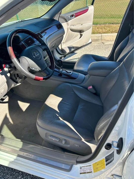 2004 Lexus ES 4th Gen - Image 10 of 20