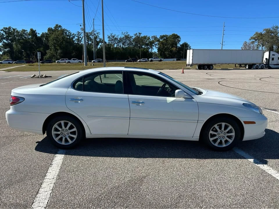 2004 Lexus ES 4th Gen - Image 5 of 20
