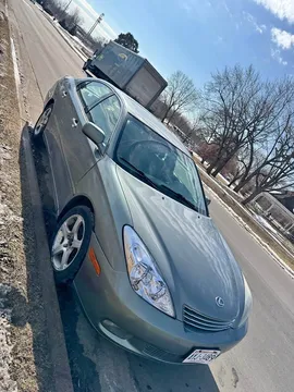 2004 Lexus ES 250 Sedan