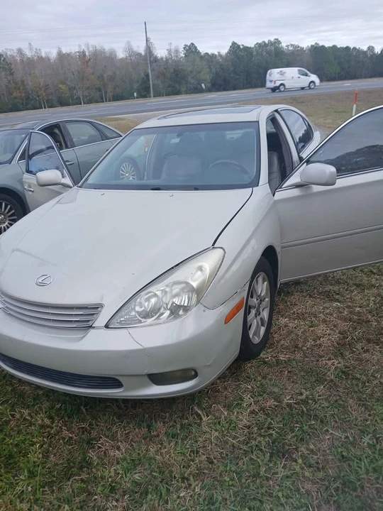 2004 Lexus ES 3rd Gen - Image 2 of 6