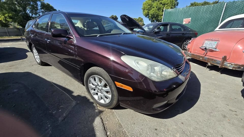 2004 Lexus ES 4th Gen - Image 3 of 10