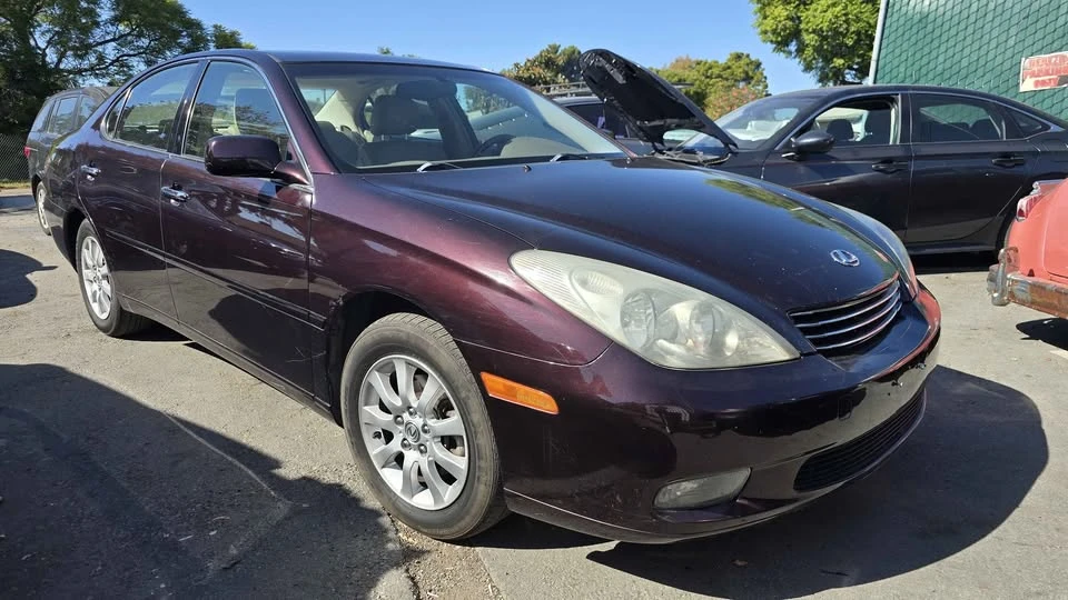 2004 Lexus ES 4th Gen - Image 4 of 10