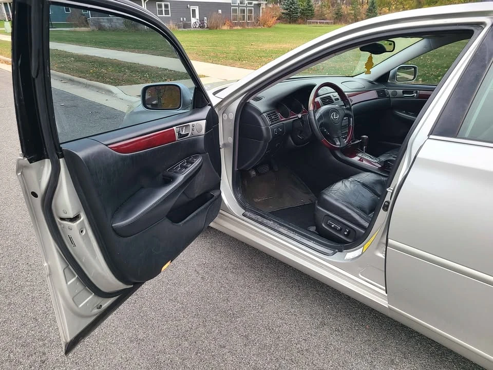 2004 Lexus ES 3rd Gen - Image 3 of 11
