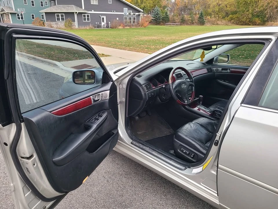 2004 Lexus ES 3rd Gen - Image 4 of 11