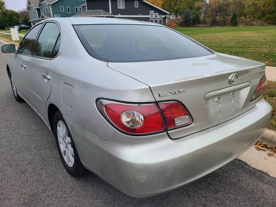 2004 Lexus ES 3rd Gen - Image 5 of 11
