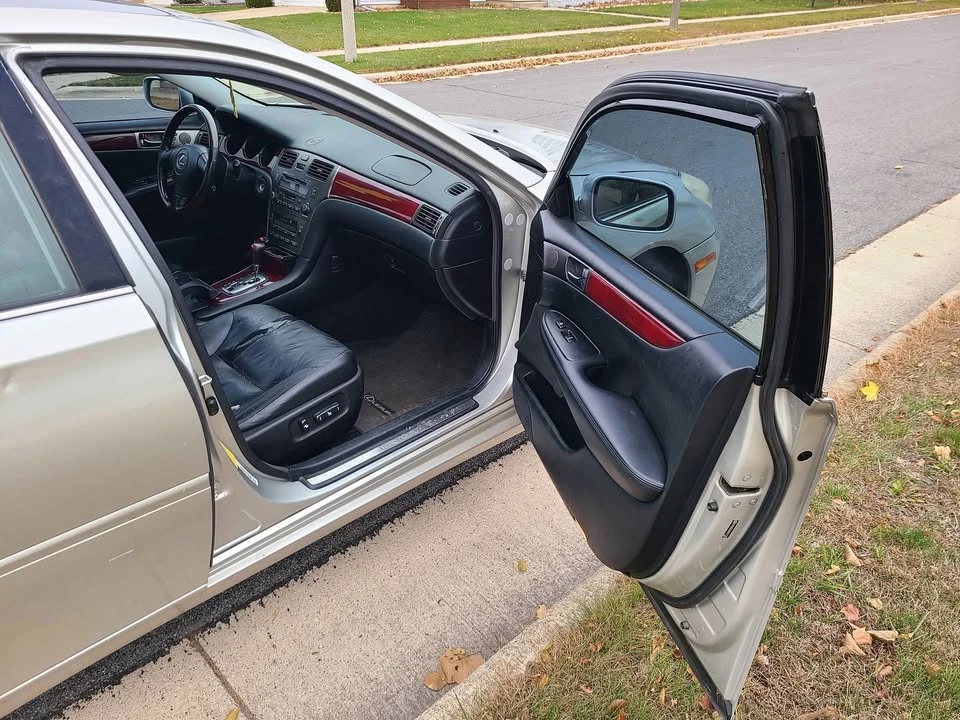 2004 Lexus ES 3rd Gen - Image 8 of 11