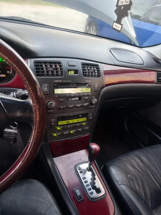 2004 Lexus ES 4th Gen - Image 4 of 7