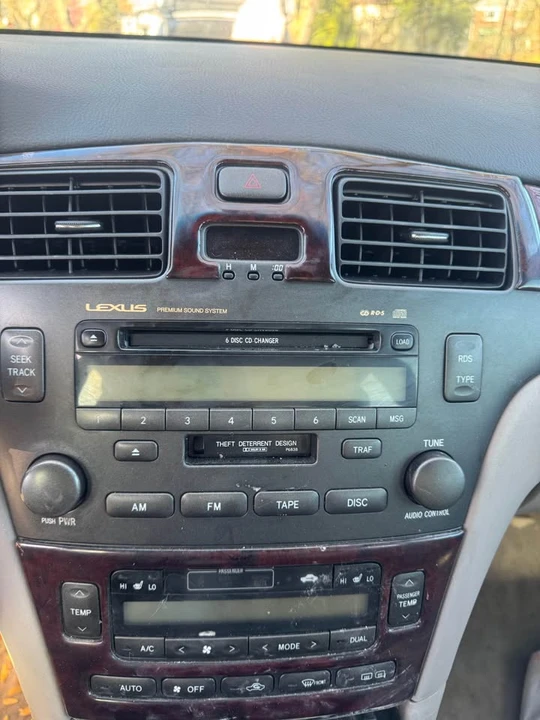 2004 Lexus ES 4th Gen - Image 7 of 8