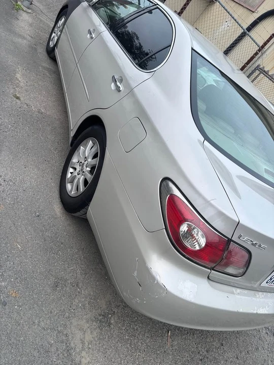 2004 Lexus ES 3rd Gen - Image 2 of 4
