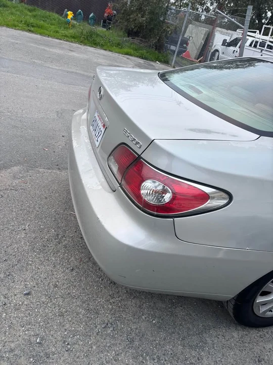 2004 Lexus ES 3rd Gen - Image 4 of 4