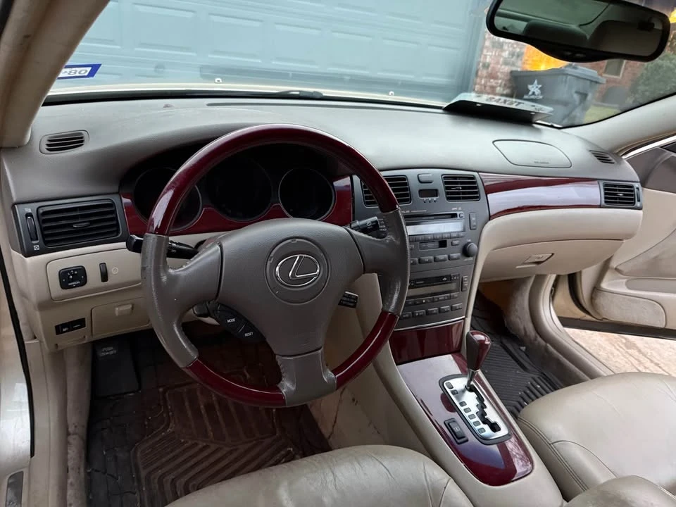2004 Lexus ES 3rd Gen - Image 8 of 14