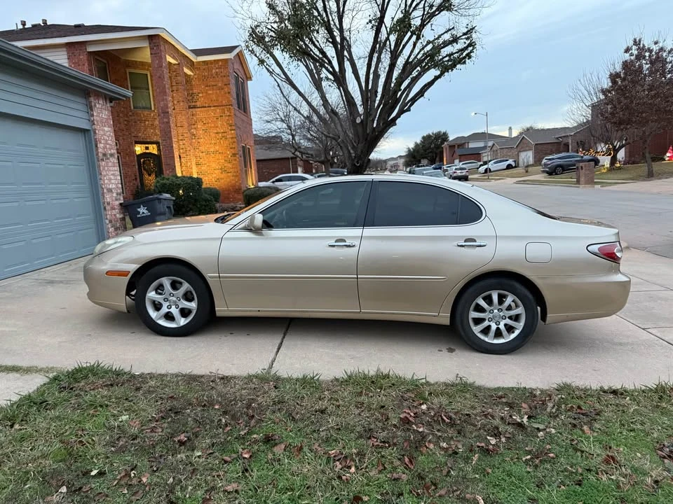 2004 Lexus ES 3rd Gen - Image 3 of 14