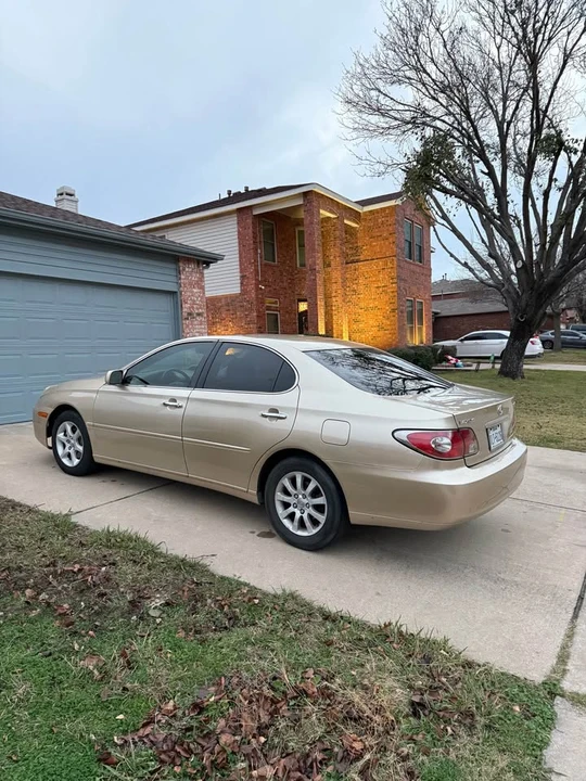 2004 Lexus ES 3rd Gen - Image 2 of 14