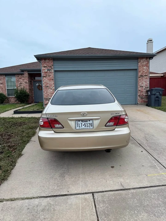 2004 Lexus ES 3rd Gen - Image 6 of 14