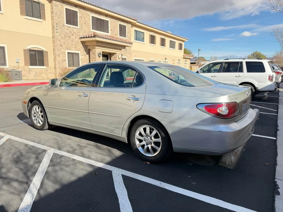 2004 Lexus ES 3rd Gen - Image 2 of 6