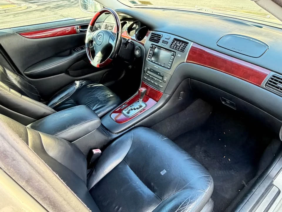 2004 Lexus ES 3rd Gen - Image 5 of 6