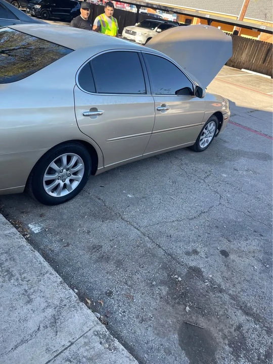 2004 Lexus ES 3rd Gen - Image 5 of 5