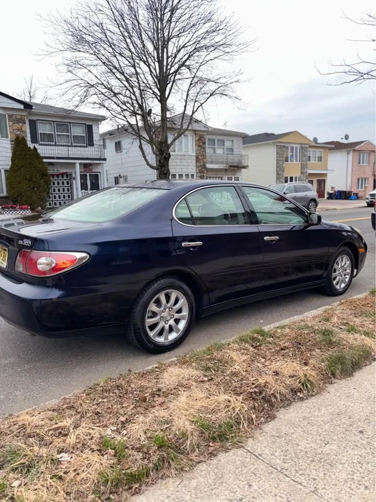 2004 Lexus ES 3rd Gen - Image 3 of 8
