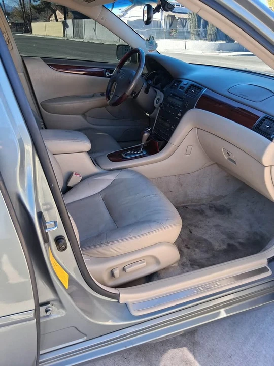 2004 Lexus ES 4th Gen - Image 4 of 4
