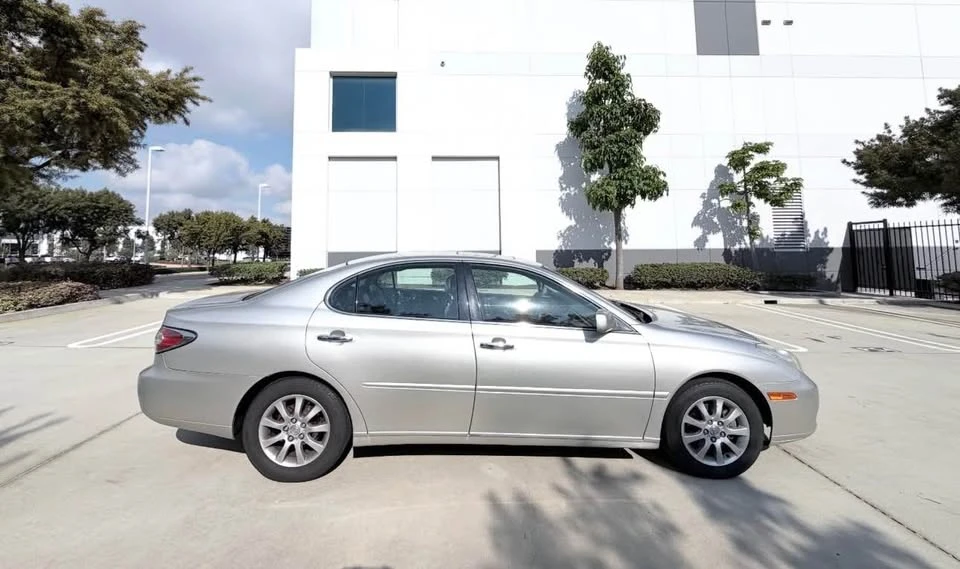 2004 Lexus ES 3rd Gen - Image 4 of 6