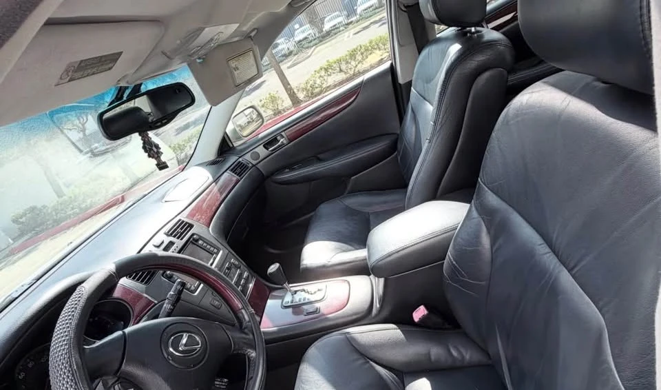 2004 Lexus ES 3rd Gen - Image 5 of 6