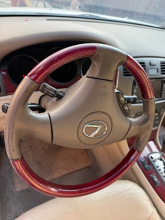 2004 Lexus ES 4th Gen - Image 8 of 10