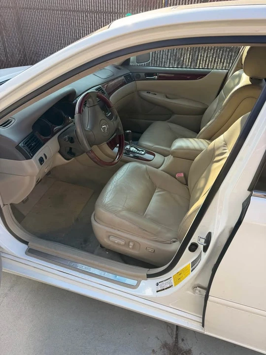 2004 Lexus ES 4th Gen - Image 9 of 10