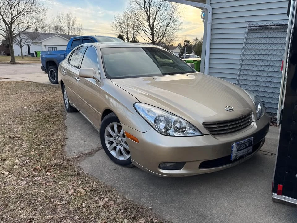 2004 Lexus ES 4th Gen - Image 3 of 9