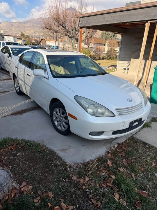 2004 Lexus ES 4th Gen - Image 4 of 10
