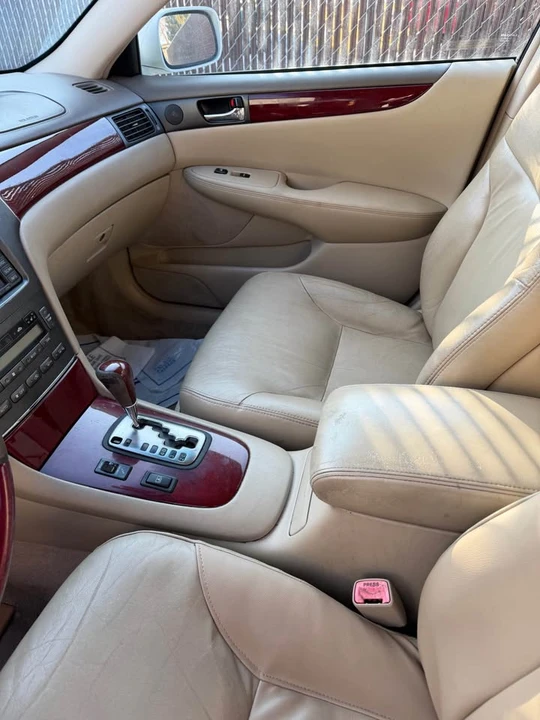 2004 Lexus ES 4th Gen - Image 6 of 10