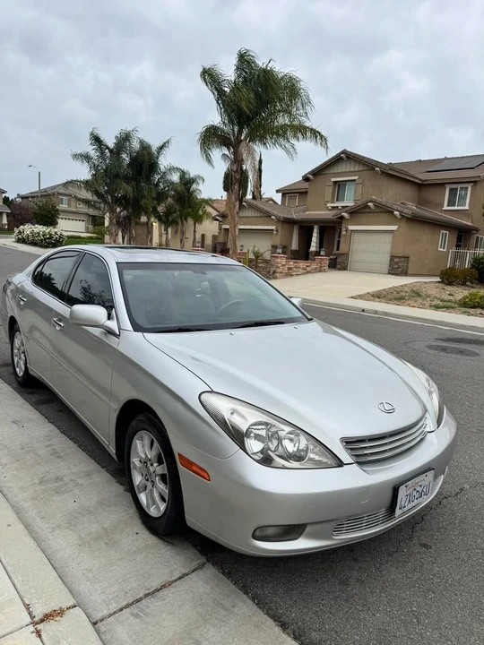 2004 Lexus ES 4th Gen - Image 2 of 8