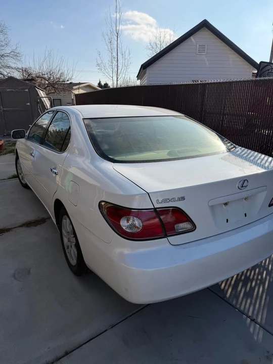 2004 Lexus ES 4th Gen - Image 2 of 10