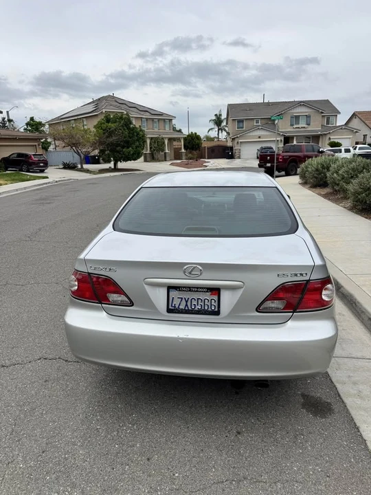 2004 Lexus ES 4th Gen - Image 5 of 8