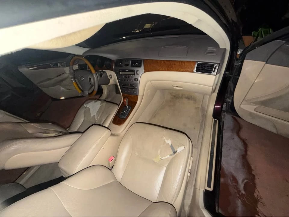 2004 Lexus ES 4th Gen - Image 16 of 18