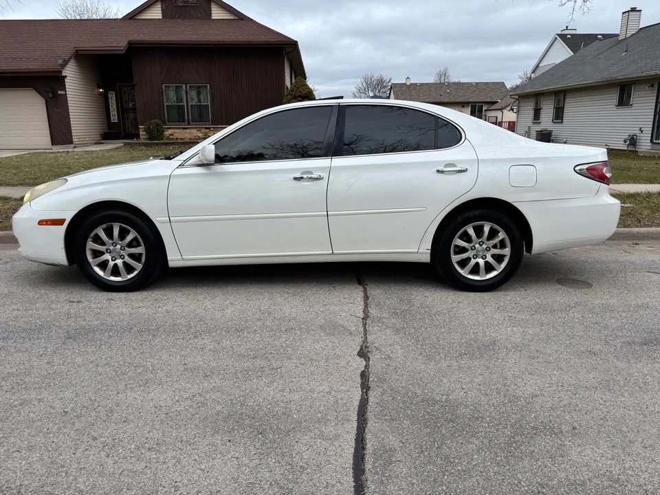 2004 Lexus ES 4th Gen - Image 2 of 8