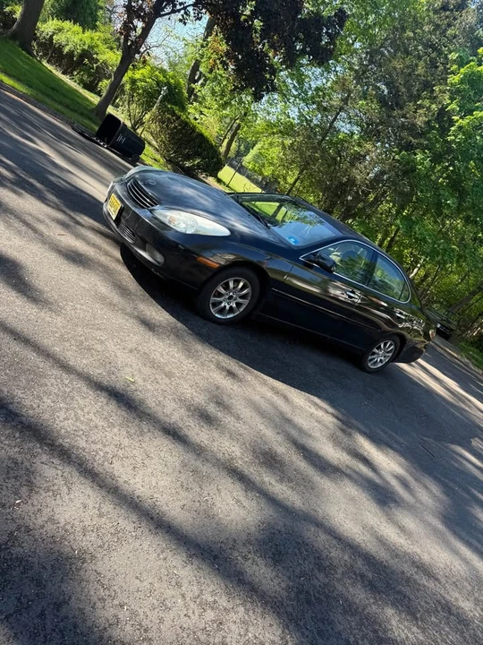 2004 Lexus ES 4th Gen - Image 2 of 6